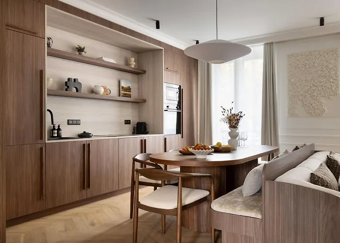 Luxury - Ac - 4br- 8p - Bastille Apartment